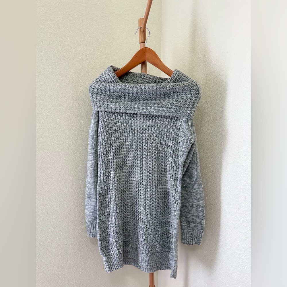 Charlotte Russe Off-the-Shoulder Light Gray Knit Sweater Dress Women’s Size M
